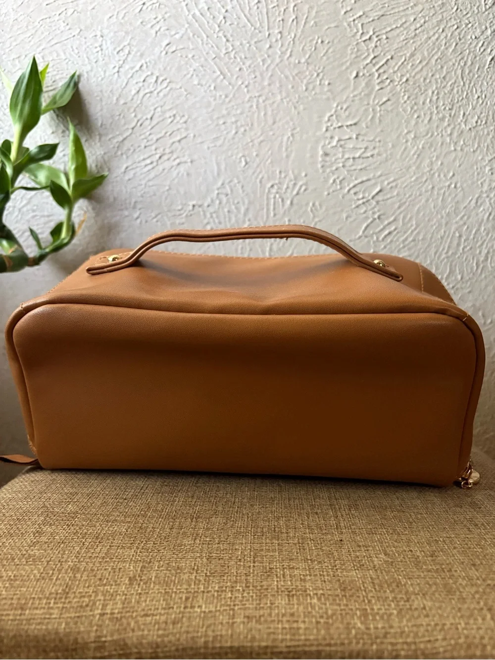 Tan Leather Cosmetic Travel Case